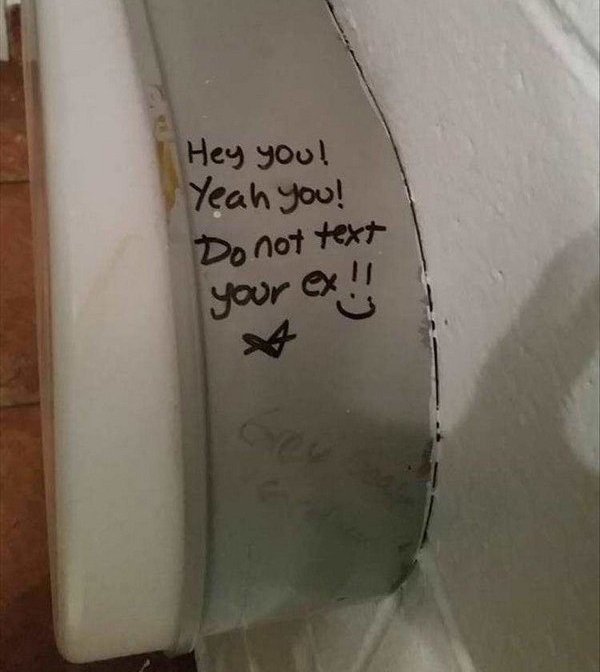 Bathroom Wall Writings (36 pics)