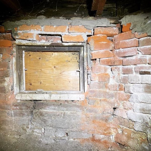 What's Wrong With These House Foundations? (20 pics)