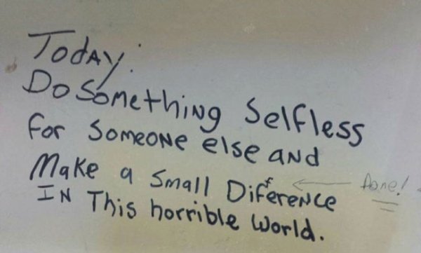 Bathroom Wall Writings (36 pics)