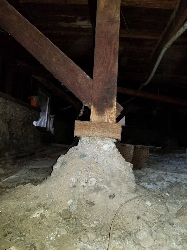 What's Wrong With These House Foundations? (20 pics)