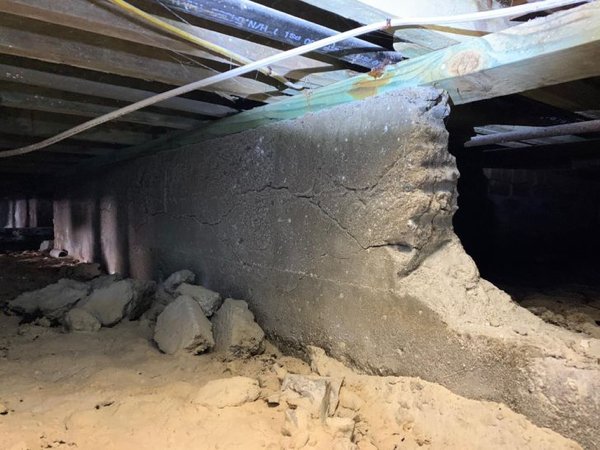 What's Wrong With These House Foundations? (20 pics)