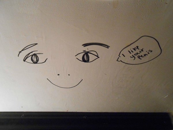 Bathroom Wall Writings (36 pics)