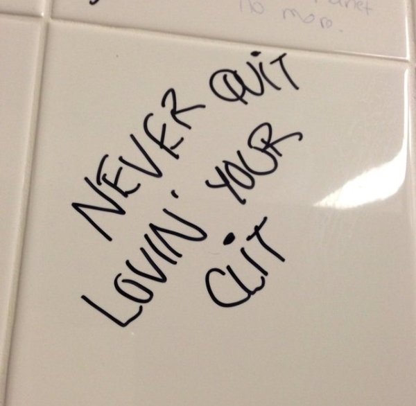 Bathroom Wall Writings (36 pics)