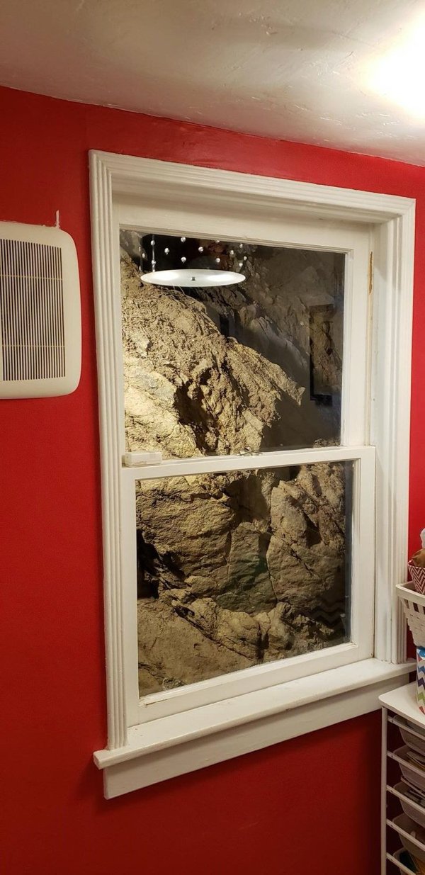 What's Wrong With These House Foundations? (20 pics)