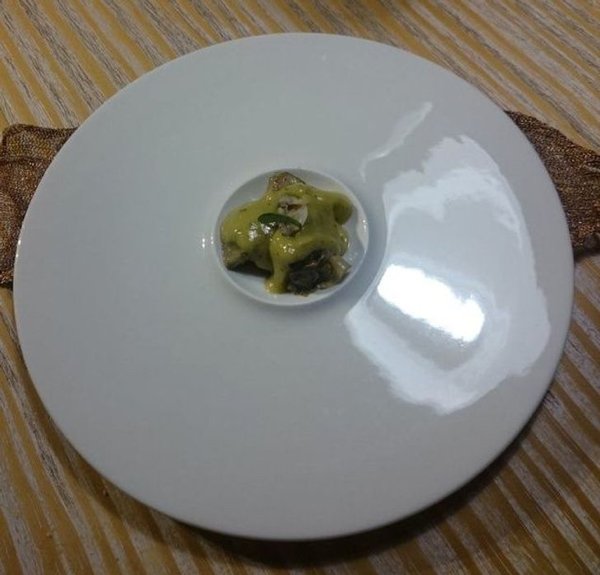 Weird Restaurants Food Serving (19 pics) Weird Restaurants Food Serving (19 pics)
