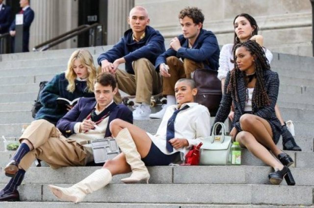 2021 New TV Shows (21 pics)