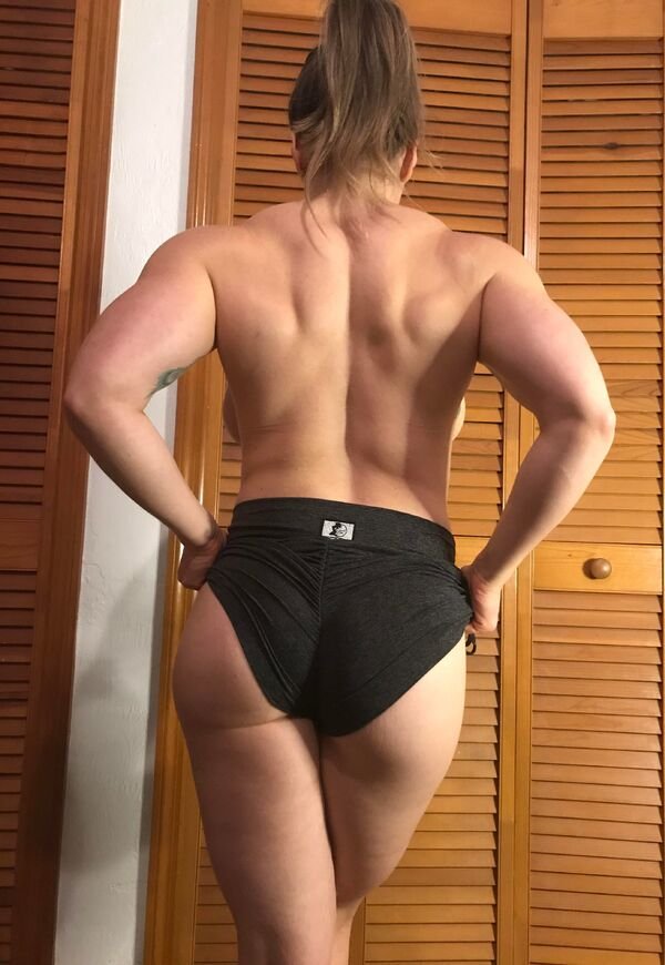 Rear View (35 pics)