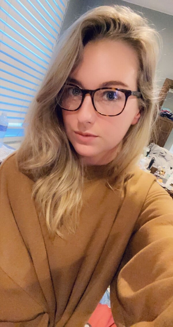 Girls In Glasses (31 pics)