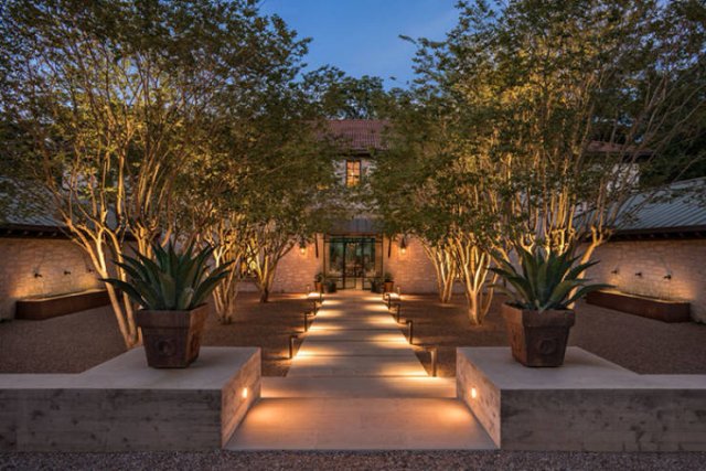 Joe Rogan's Mansion In Texas (18 pics)