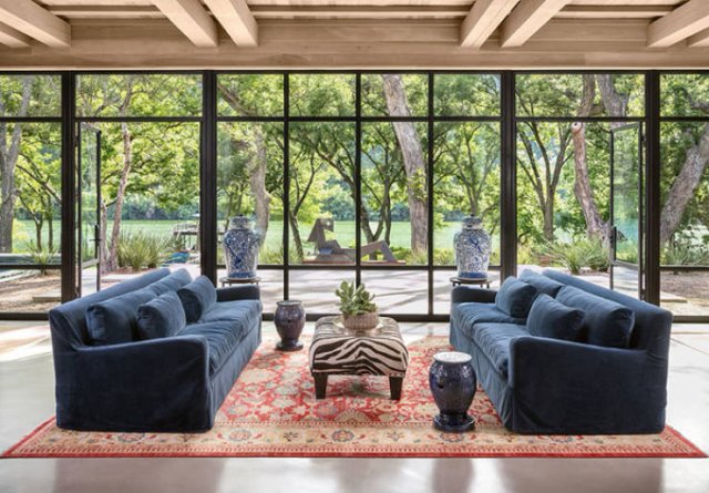 Joe Rogan's Mansion In Texas (18 pics)