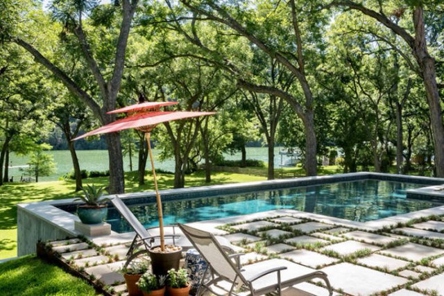 Joe Rogan's Mansion In Texas (18 pics)