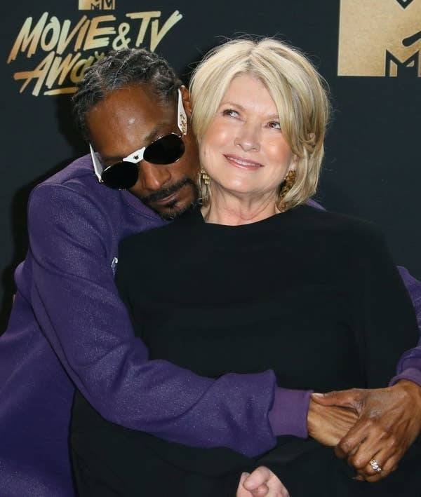 Celebrity Friendship: Then And Now (46 pics) Celebrity Friendship: Then And Now (46 pics)
