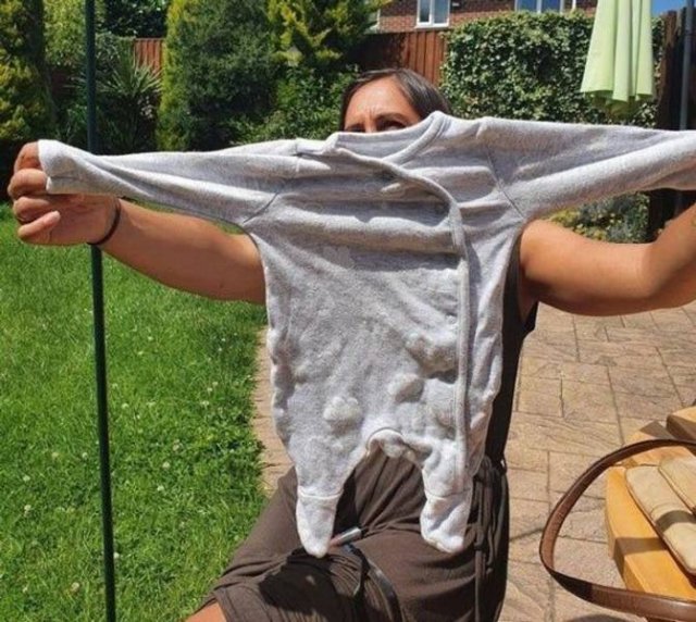 What's Wrong With These Clothes? (18 pics)