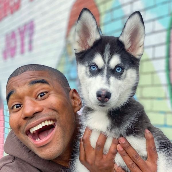 UPS Driver Takes A Photo With Every Pet He Meets On His Route (39 pics)