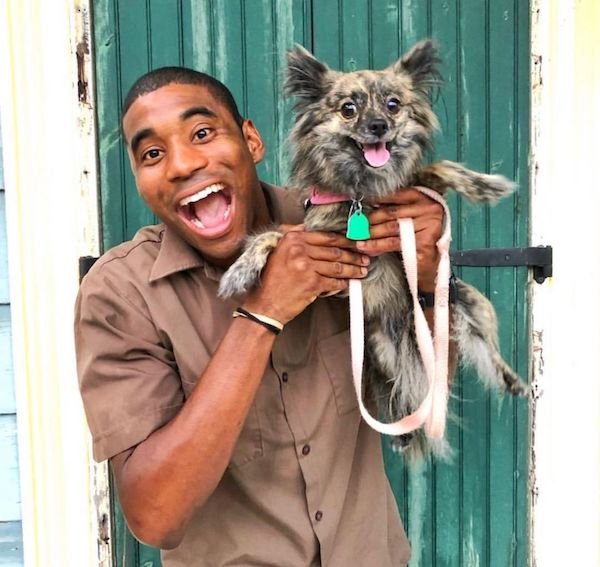 UPS Driver Takes A Photo With Every Pet He Meets On His Route (39 pics)