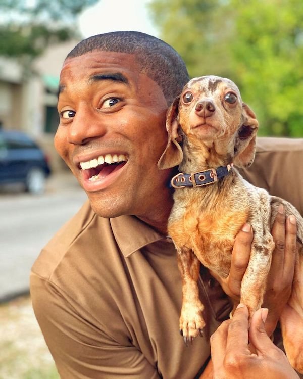 UPS Driver Takes A Photo With Every Pet He Meets On His Route (39 pics)