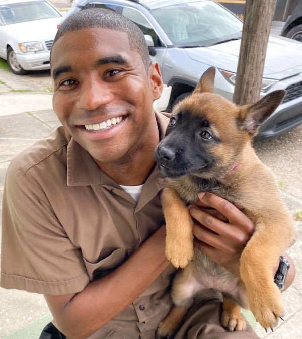 UPS Driver Takes A Photo With Every Pet He Meets On His Route (39 pics)