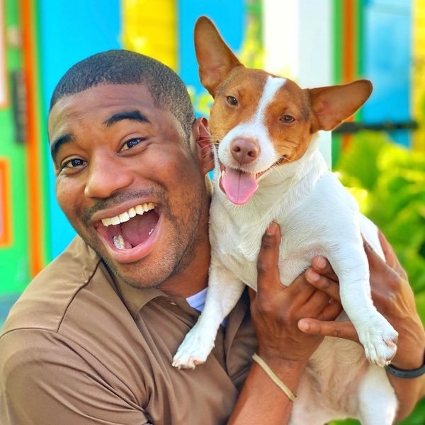UPS Driver Takes A Photo With Every Pet He Meets On His Route (39 pics)