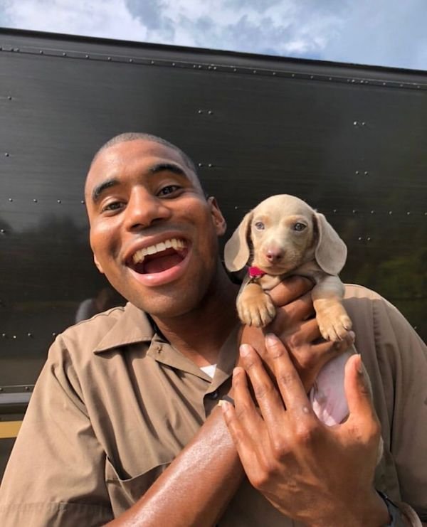 UPS Driver Takes A Photo With Every Pet He Meets On His Route (39 pics)