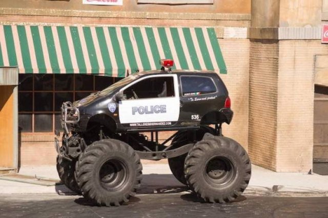 Weird Cars (34 pics)