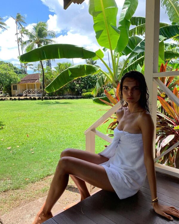 Girls With Beautiful Legs (38 pics)