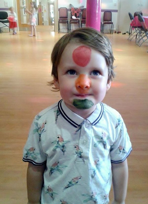 Living With Children (30 pics)