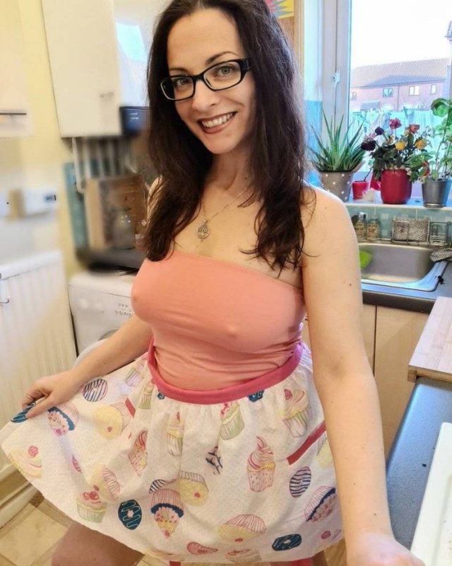Braless Girls (55 pics)