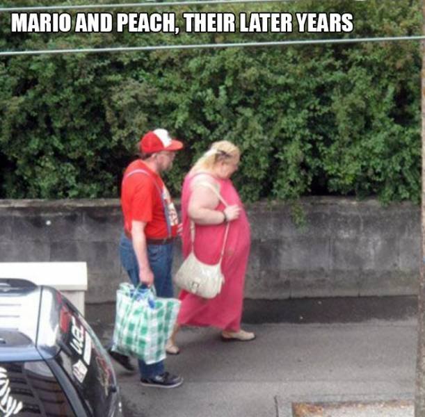 Accidental 'Super Mario' (16 pics)