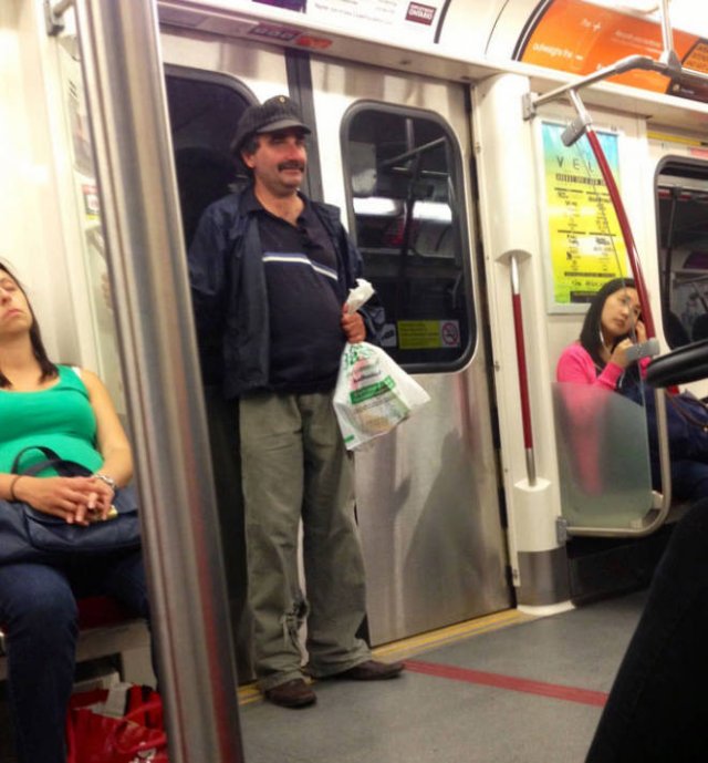 Accidental 'Super Mario' (16 pics)