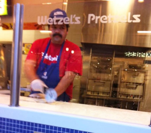 Accidental 'Super Mario' (16 pics)
