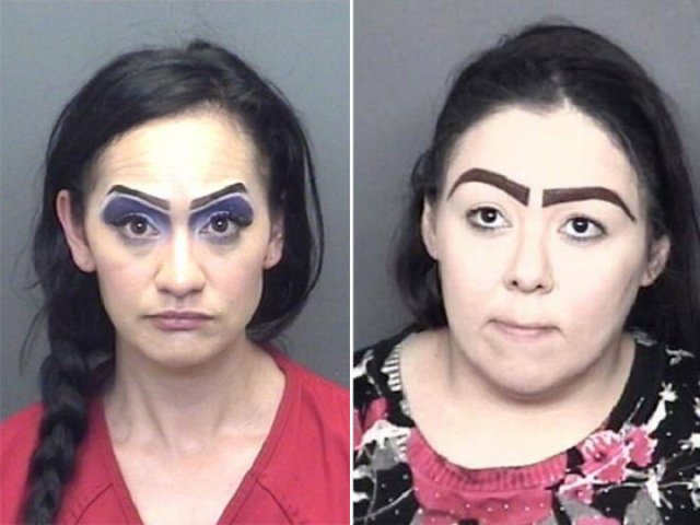 What's Wrong With Their Eyebrows? (23 pics)