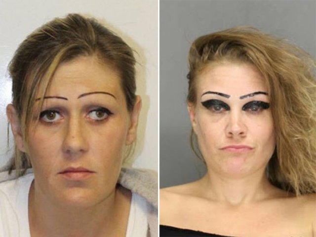 What's Wrong With Their Eyebrows? (23 pics)