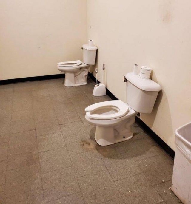 Bad Bathroom Designs (30 pics)