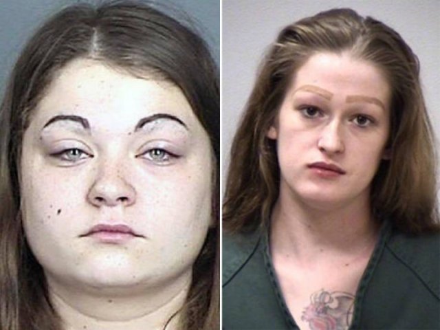 What's Wrong With Their Eyebrows? (23 pics)