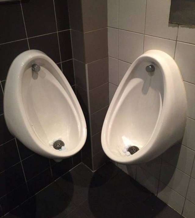 Bad Bathroom Designs (30 pics)