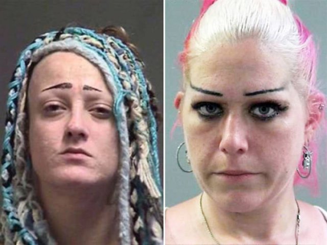 What's Wrong With Their Eyebrows? (23 pics)