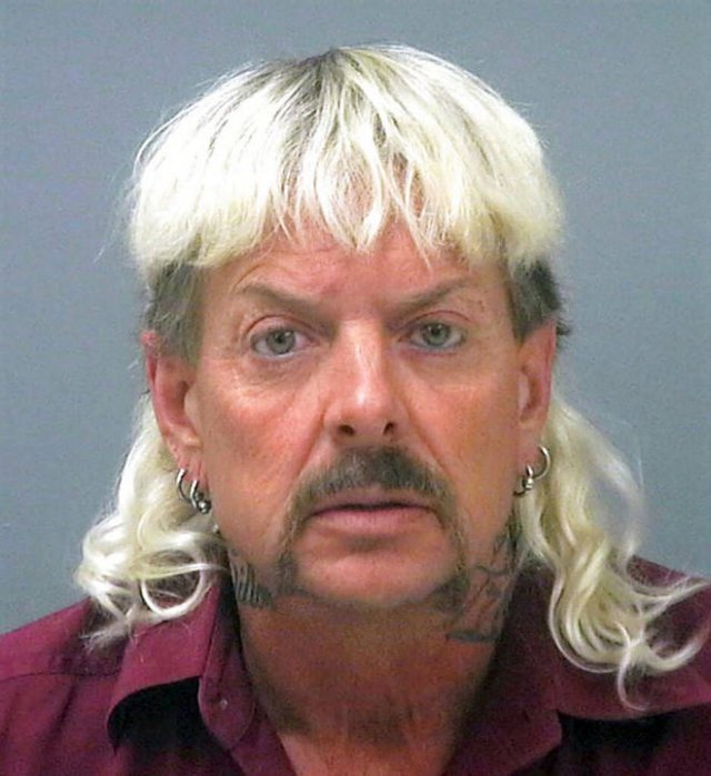 Mugshots With Weird Haircuts (23 pics)