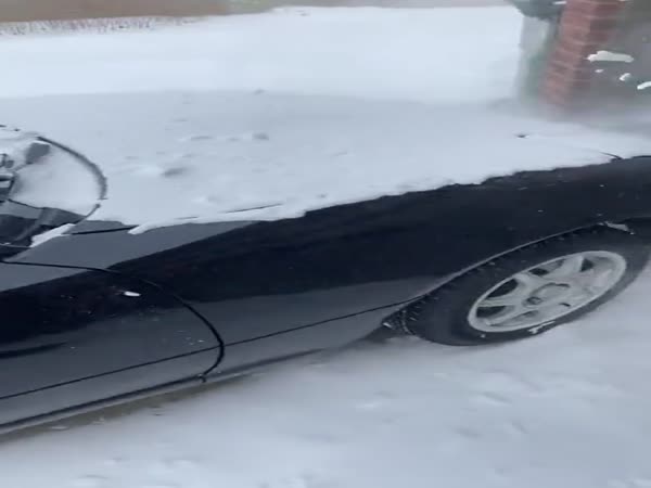 Easiest Way To Get Rid Of Snow Off Your Car