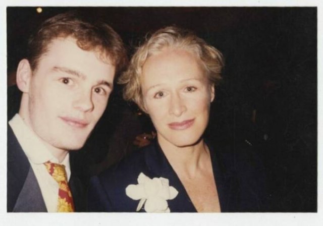 Mysterious Guy Took Pictures With Almost All Celebrities (30 pics) Mysterious Guy Took Pictures With Almost All Celebrities (30 pics)