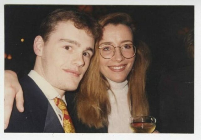 Mysterious Guy Took Pictures With Almost All Celebrities (30 pics) Mysterious Guy Took Pictures With Almost All Celebrities (30 pics)