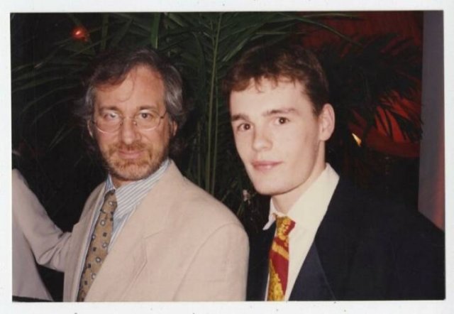 Mysterious Guy Took Pictures With Almost All Celebrities (30 pics) Mysterious Guy Took Pictures With Almost All Celebrities (30 pics)