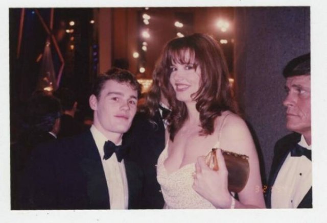 Mysterious Guy Took Pictures With Almost All Celebrities (30 pics) Mysterious Guy Took Pictures With Almost All Celebrities (30 pics)
