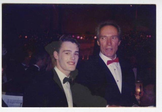 Mysterious Guy Took Pictures With Almost All Celebrities (30 pics) Mysterious Guy Took Pictures With Almost All Celebrities (30 pics)
