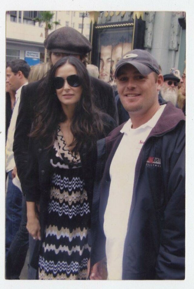 Mysterious Guy Took Pictures With Almost All Celebrities (30 pics) Mysterious Guy Took Pictures With Almost All Celebrities (30 pics)