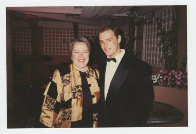 Mysterious Guy Took Pictures With Almost All Celebrities (30 pics) Mysterious Guy Took Pictures With Almost All Celebrities (30 pics)