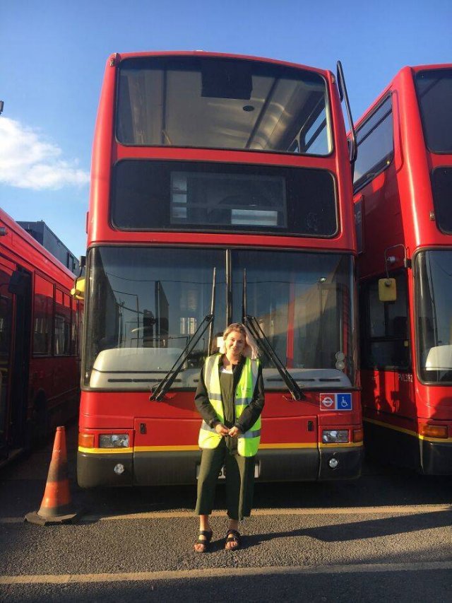 Couple Turned A Double Decker Bus Into A Fantastic Mobile Home (41 pics)