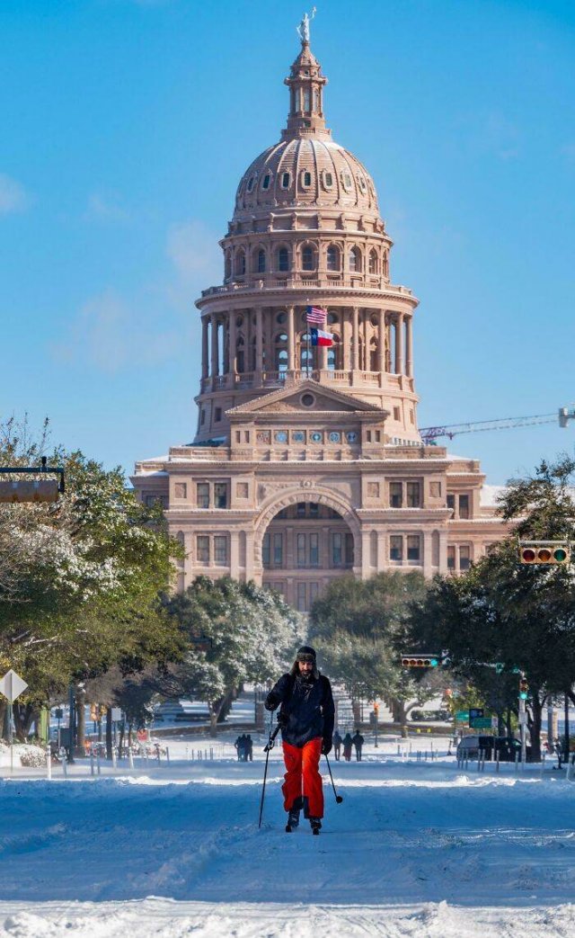 Texas Is Fighting With The Coldest Winter In Over 30 Years (39 pics)