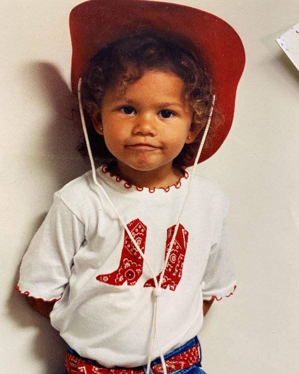 Young Celebrity Photos (24 pics) Young Celebrity Photos (24 pics)
