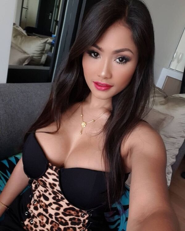 Girls In Corsets (29 pics)