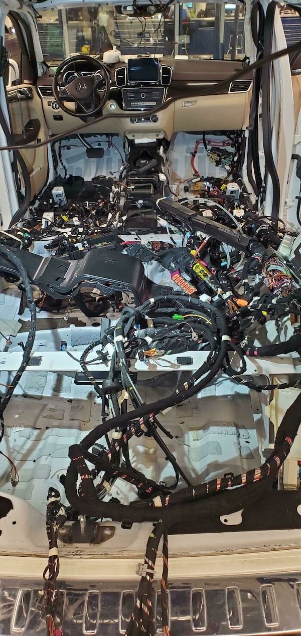Car Mechanic Situations (29 pics)